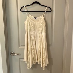 American Eagle Summer Dress. White lace detail, flowy and light.